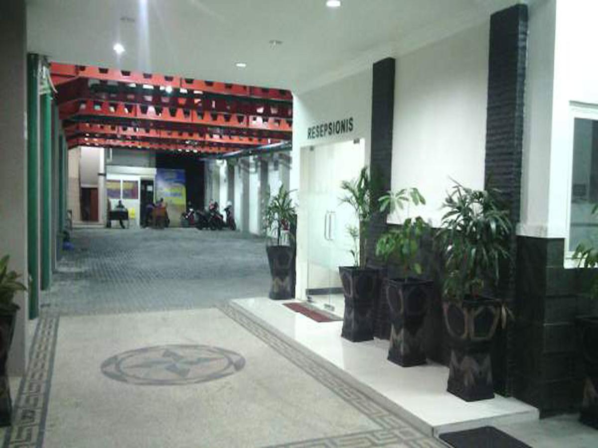 Hotel Elresas Lamongan Exterior foto