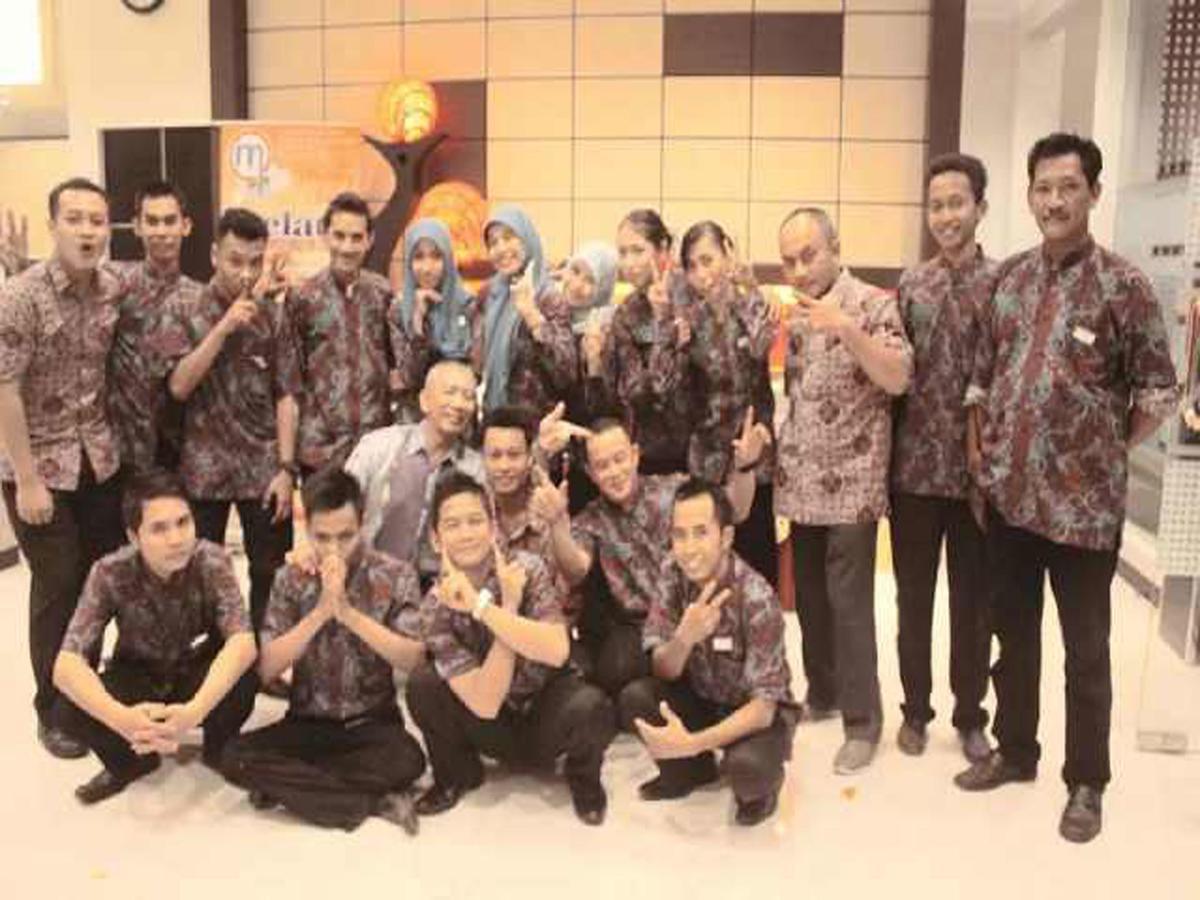 Hotel Elresas Lamongan Exterior foto